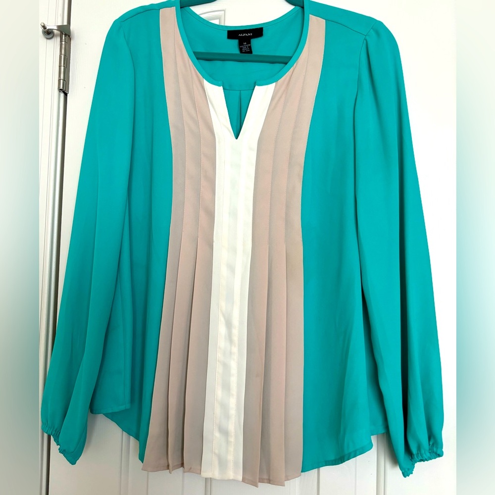 New Alfani teal cream and white pin tucked button down blouse